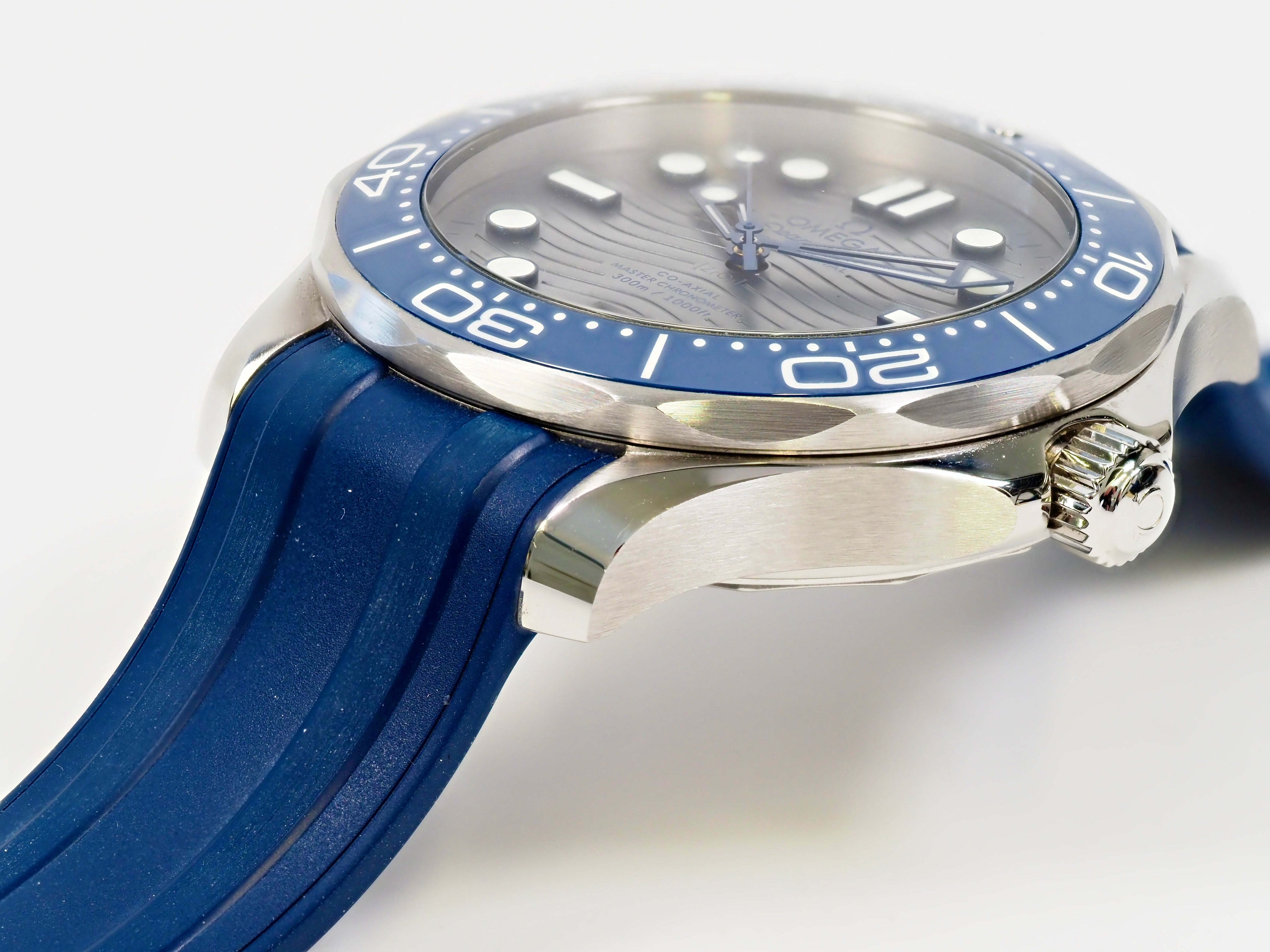 Omega Seamaster Professional 300m 210.32.42.20.06.001