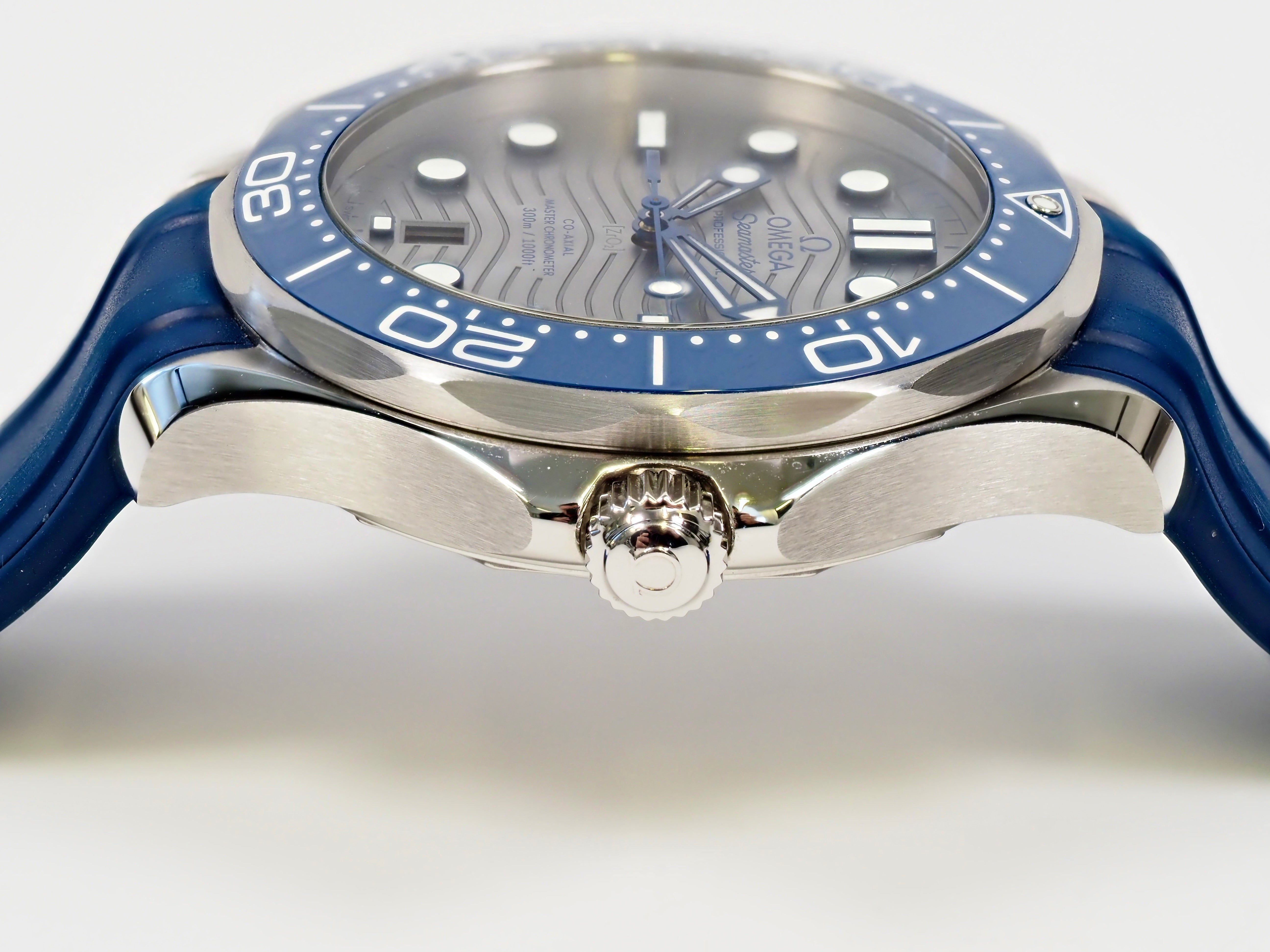 Omega Seamaster Professional 300m 210.32.42.20.06.001