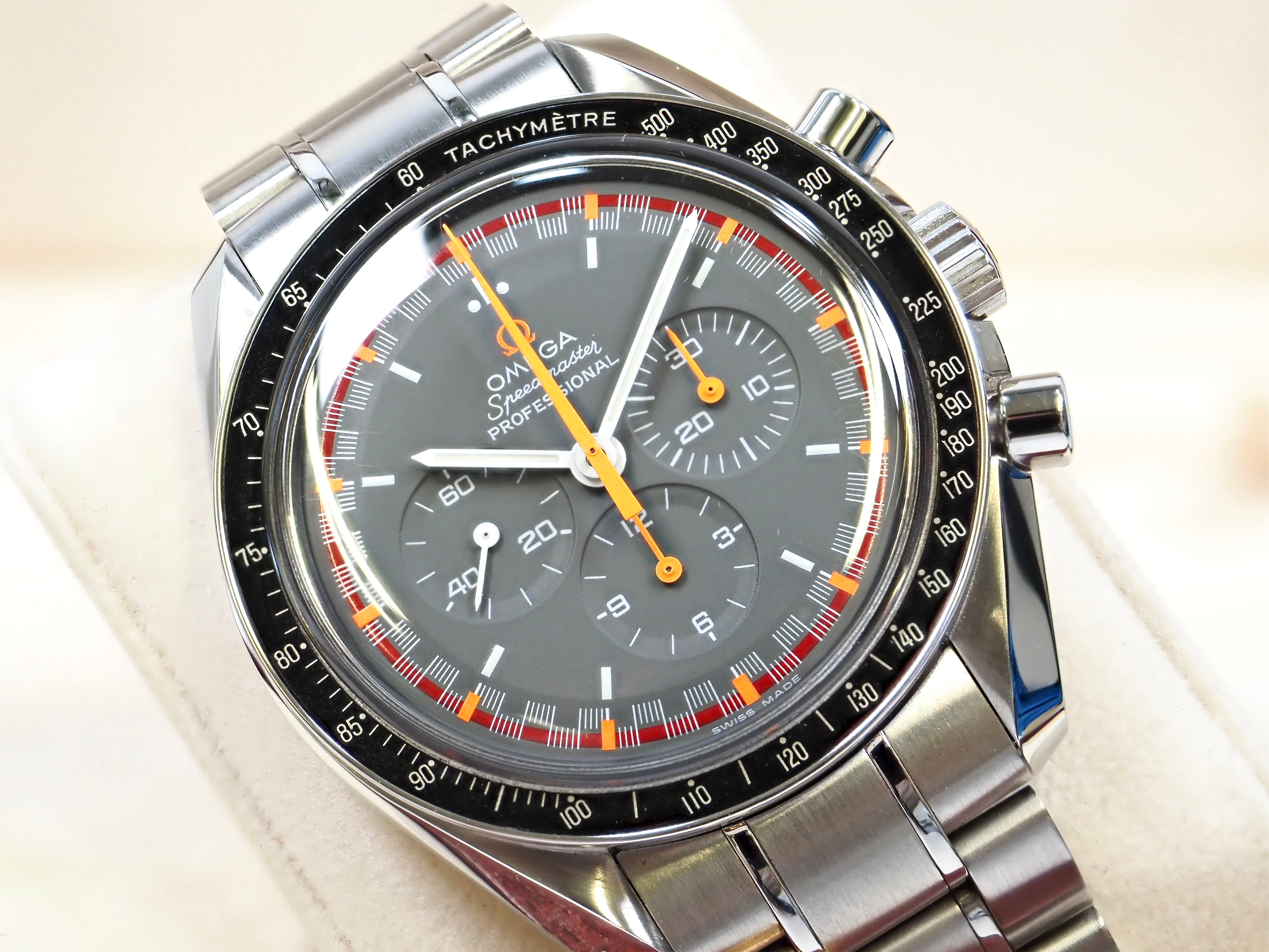 2005 Omega Speedmaster Professional Japan Racing 3570.40
