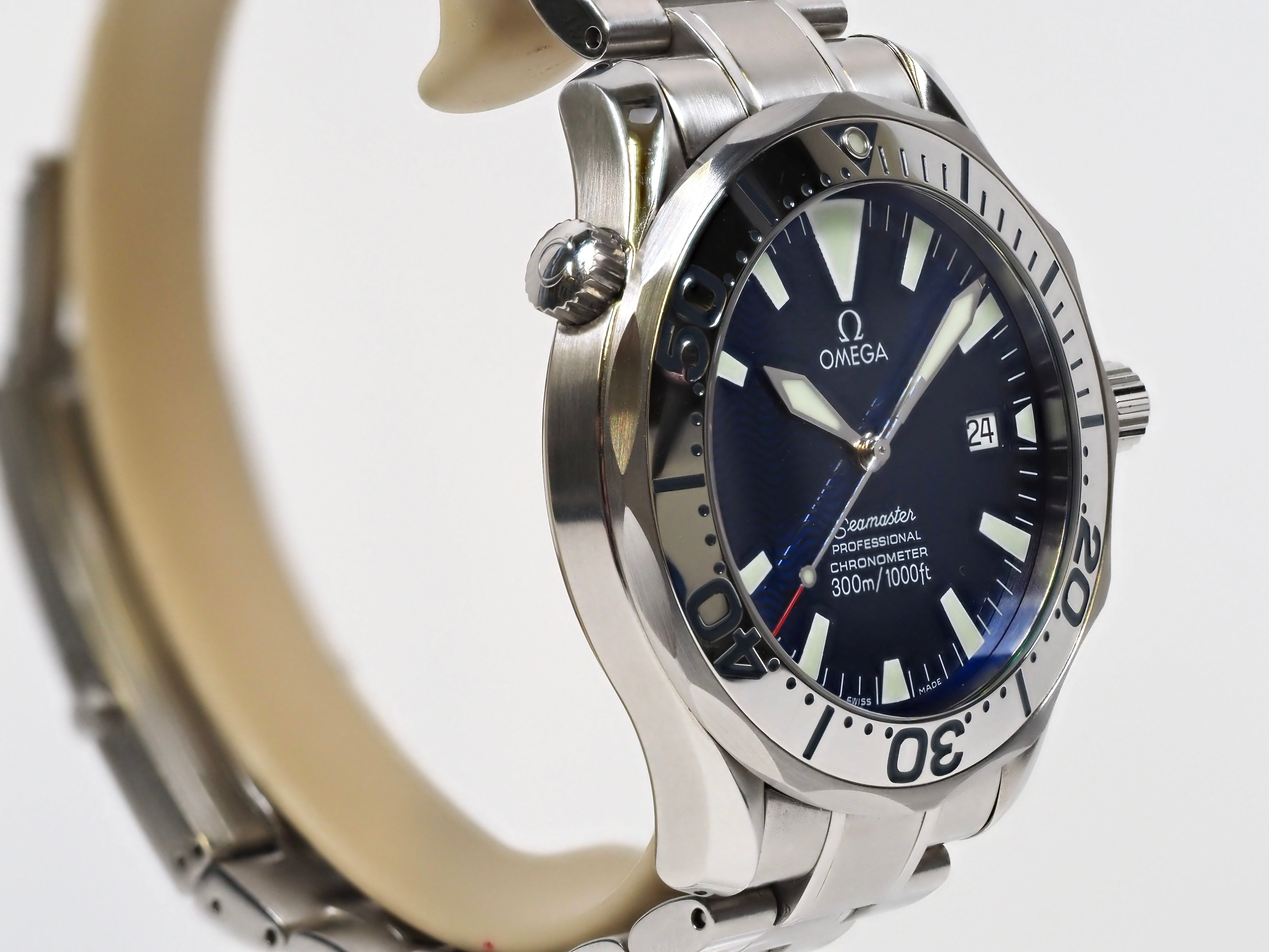 Omega Seamaster Professional 2255.80 'Electric Blue'