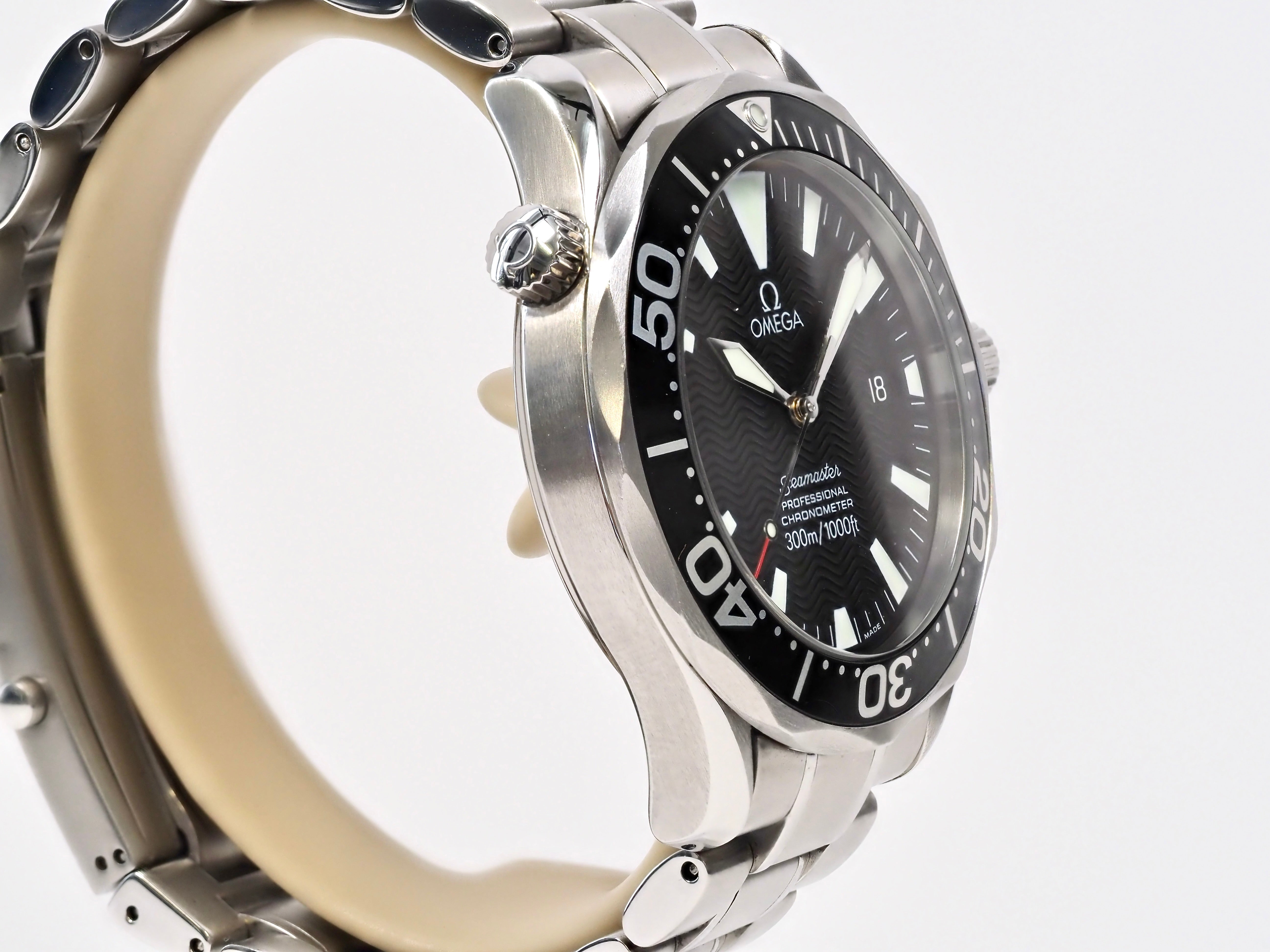 Omega Seamaster Professional 300m 2254.50 'Peter Blake'