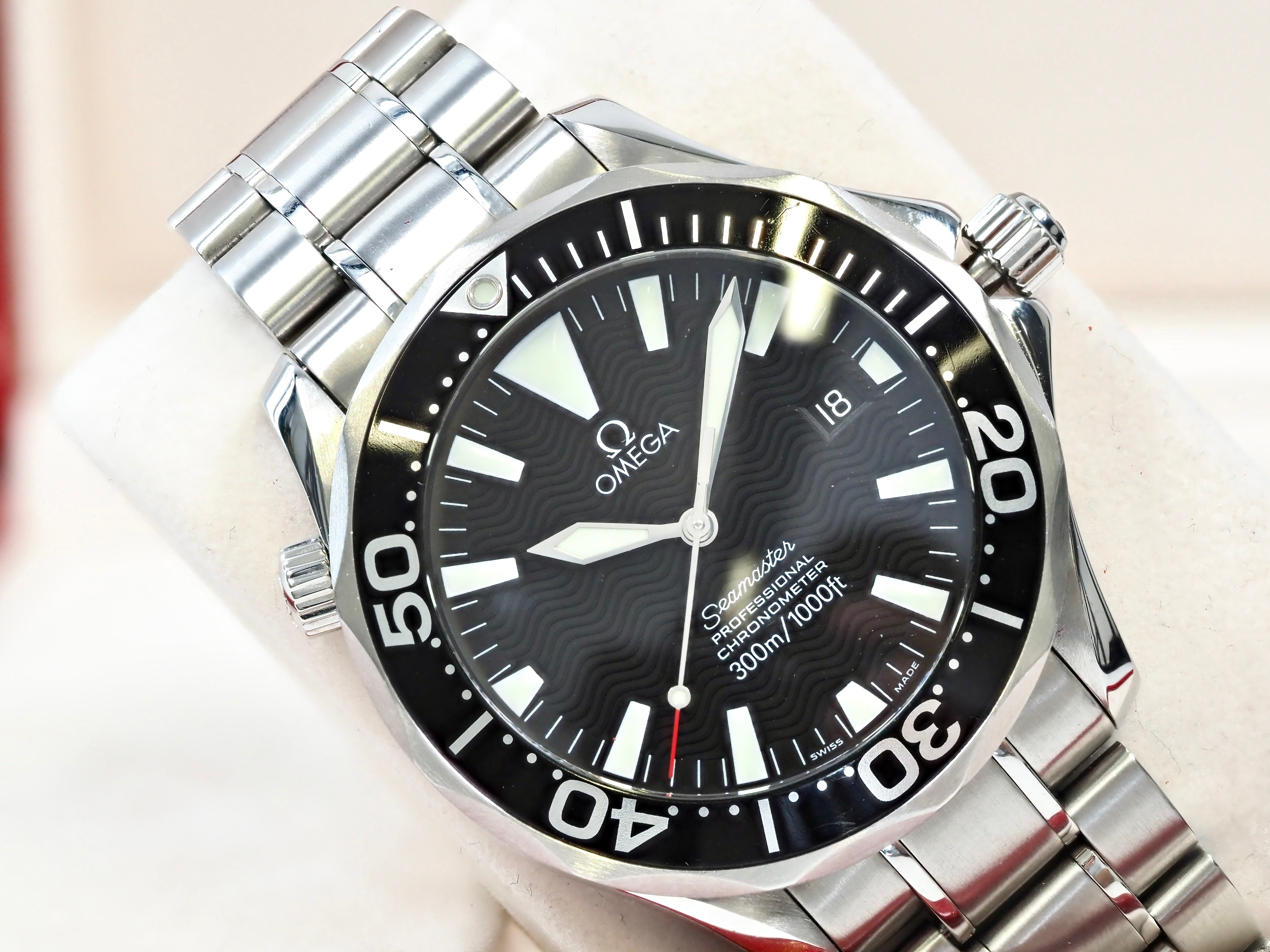 Omega Seamaster Professional 300m 2254.50 'Peter Blake'