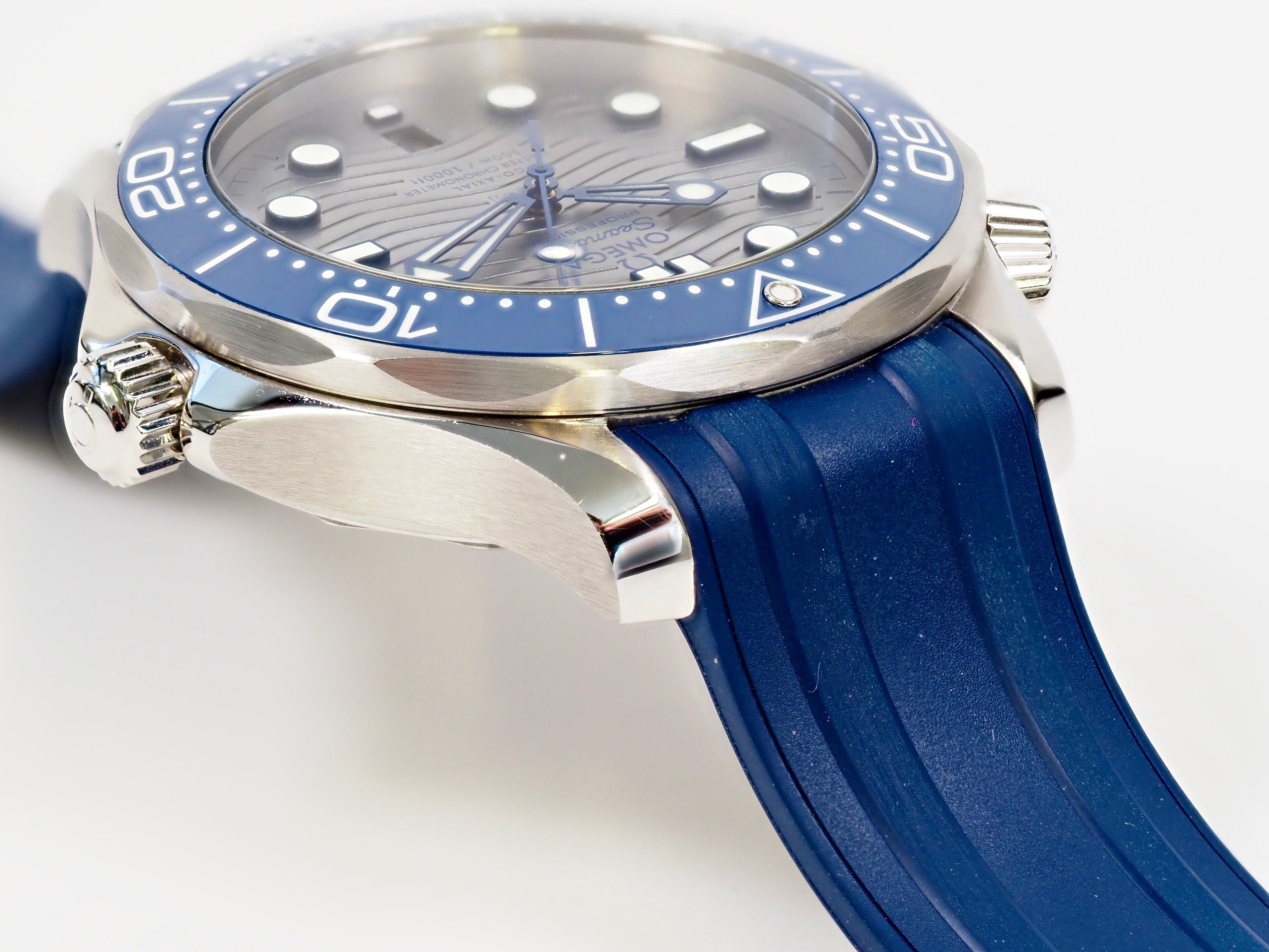 Omega Seamaster Professional 300m 210.32.42.20.06.001