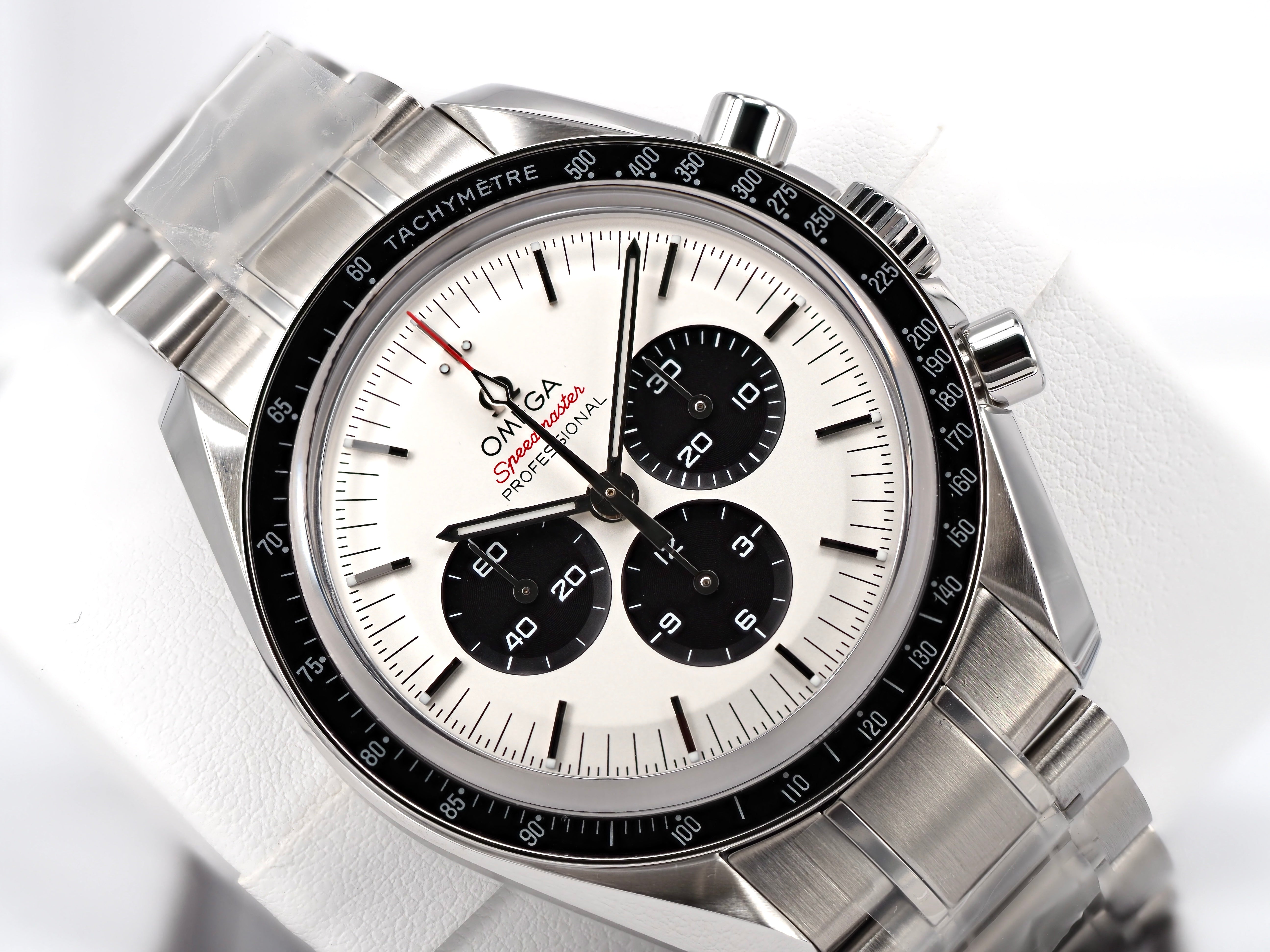 2019 Omega Speedmaster Professional Tokyo 2020 Panda 522.30.42.30.04.001